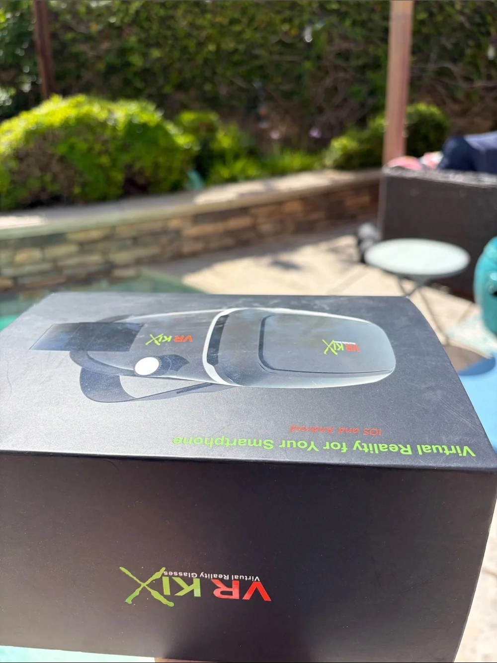 Virtual Reality Headset for Smartphone